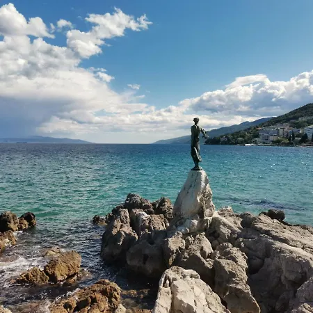 Soba U Opatiji Na Lipovici Οπατία