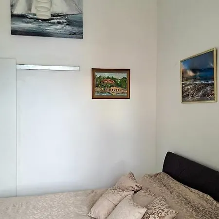Πανσιόν Soba U Opatiji Na Lipovici 2*
